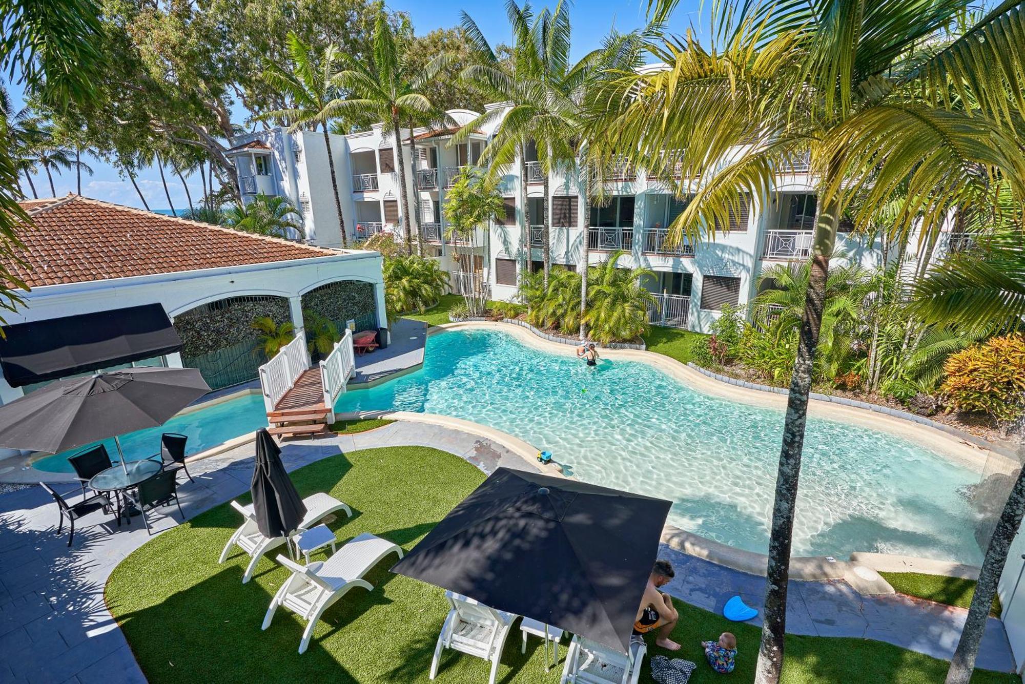 Alassio Apartments With Direct Pool Access Palm Cove Exterior photo